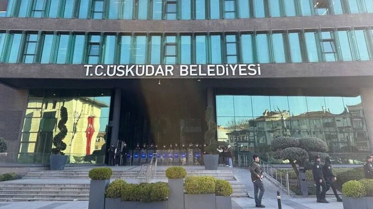 Üsküdar başkanvekili seçimi 8 Eylül'e ertelendi: CHP’li üyeler oylamaya katılmadı