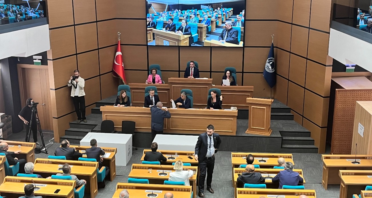 Üsküdar’da başkan vekili seçimi başladı: İki aday yarışıyor