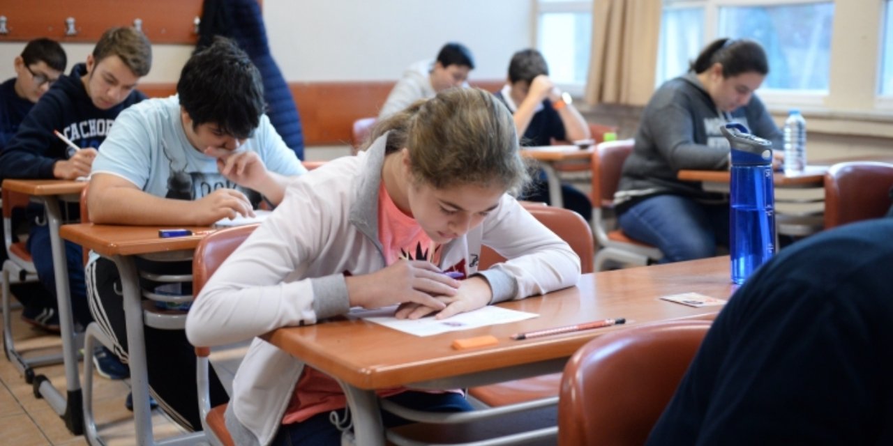 Türkiye’den PISA 2025’te tarihi başarı! 3 alanda da OECD’yi geride bıraktı
