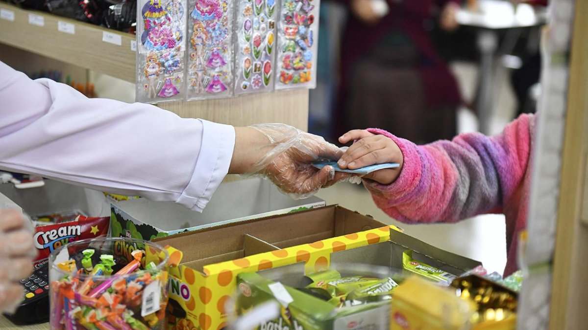 Okul kantinlerinde yasaklı ürünler belli oldu