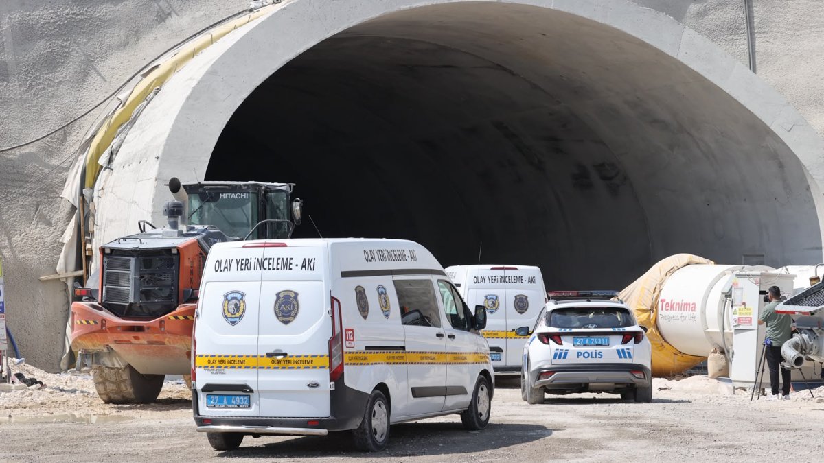 Gaziantep’te tünel inşaatında facia: İşçiler demir ve iskele arasında sıkıştılar
