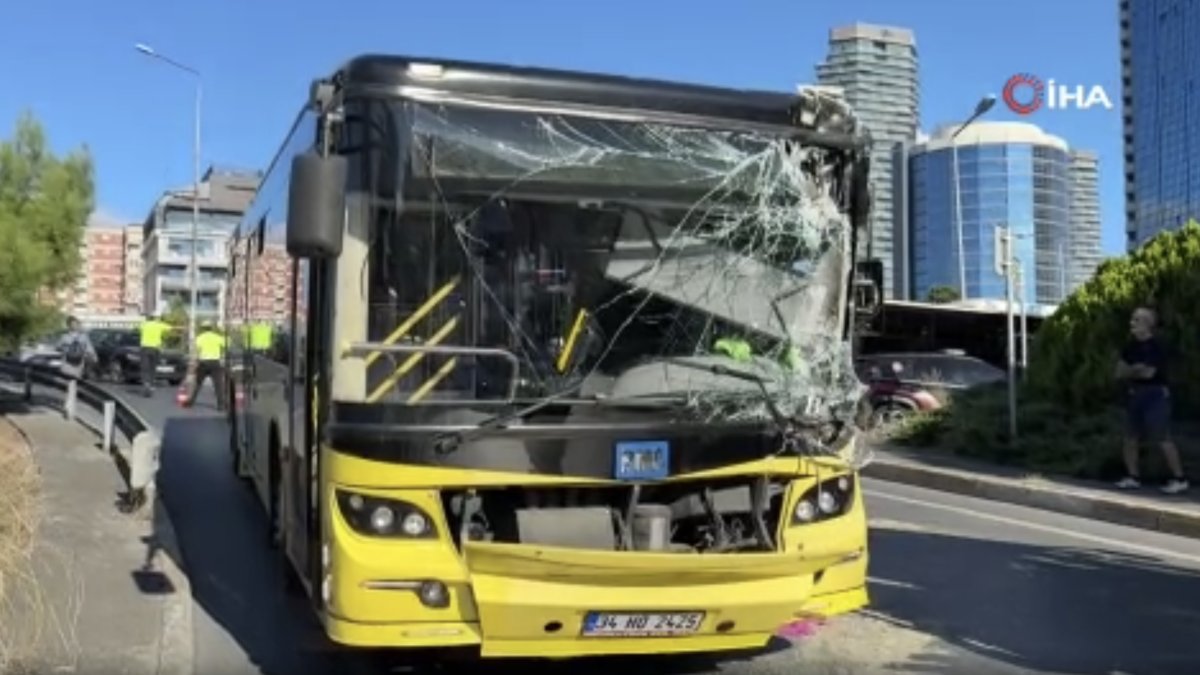 Beşiktaş'ta İETT otobüsü iş makinesine çarptı: 5 yaralı