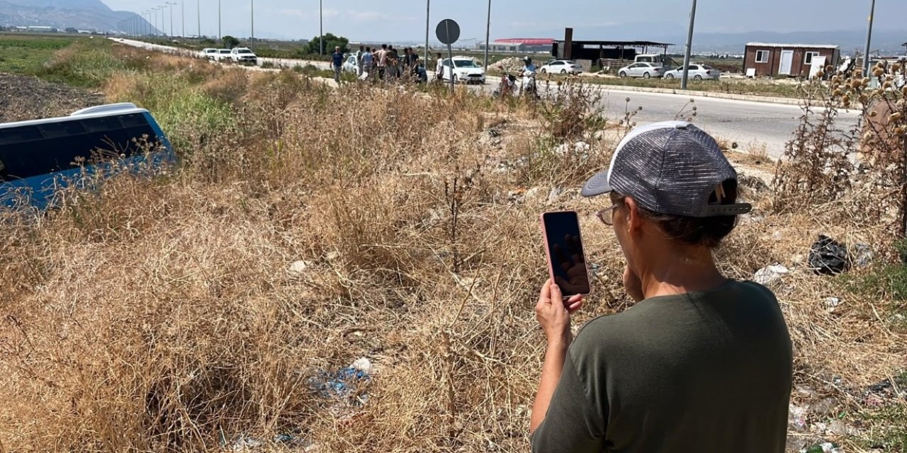 Hatay’da kaza sonrası dikkat çeken anlar: Yaşlı kadın sosyal medyadan canlı yayın yaptı