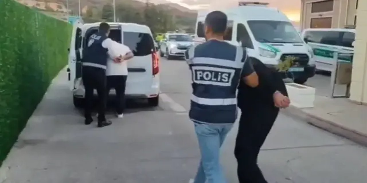 Konya’da sahte savcı vurgunu: Altınlarla kaçarken yakalandılar