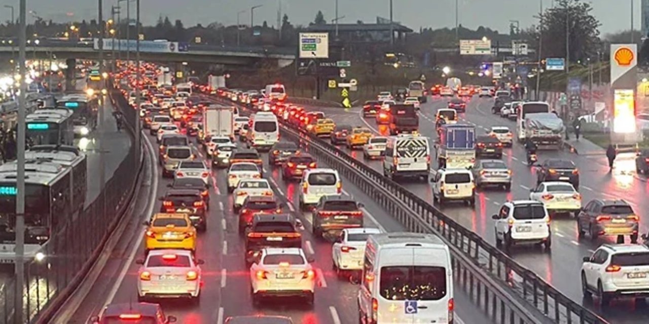 İstanbullular dikkat! Bu yollar saat 10.00’dan itibaren trafiğe kapalı