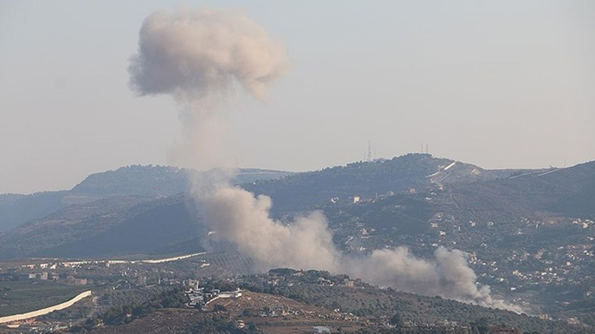 Hizbullah, İsrail askeri üssüne ve yerleşim birimlerine füze saldırısı düzenledi