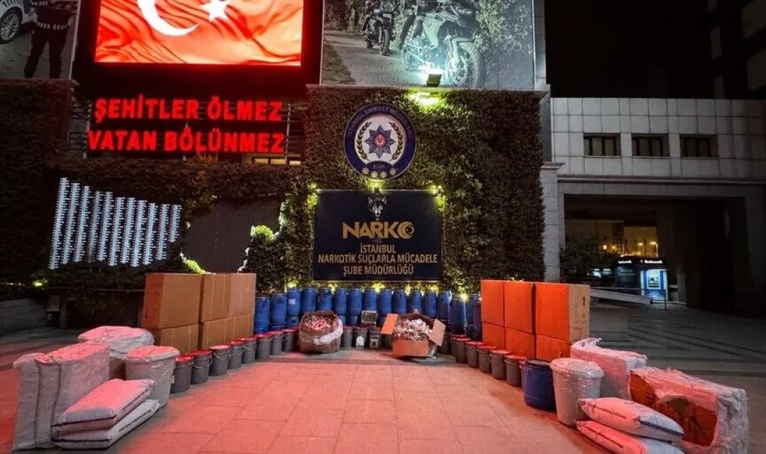 İstanbul’da dev uyuşturucu operasyonu: 3,5 milyon haplık ham madde ele geçirildi