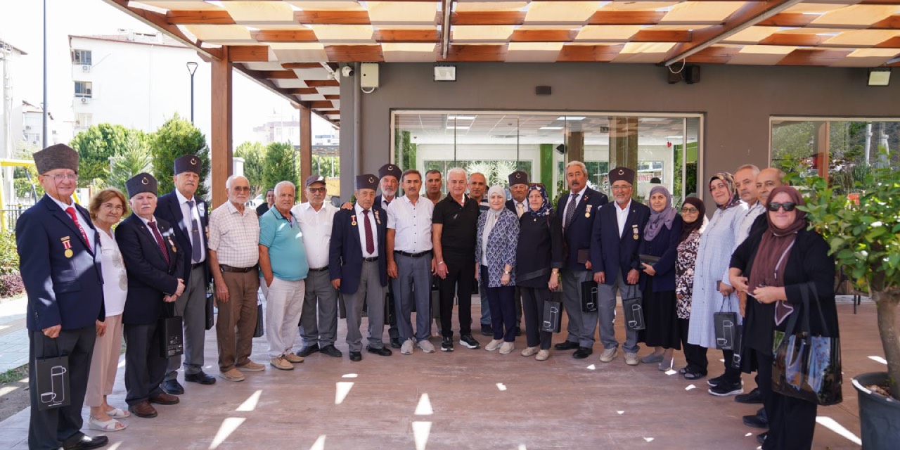 Finike’de şehit yakınları ve gazilerle buluşma