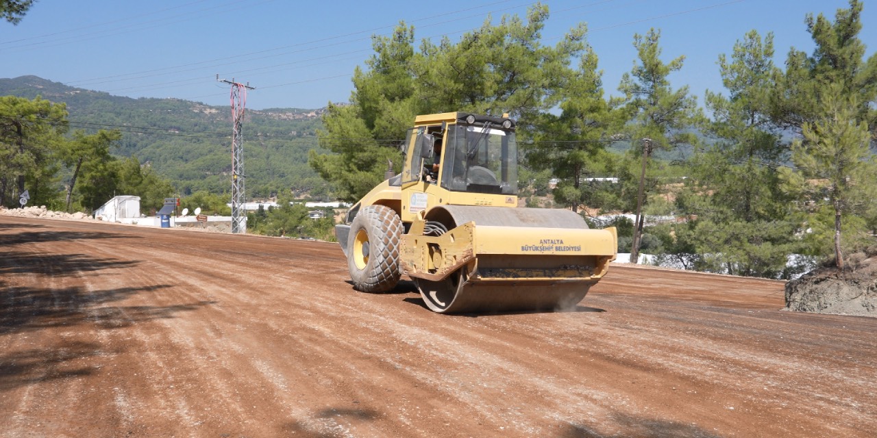 Kaş’ta 48,5 milyon liralık asfalt çalışması