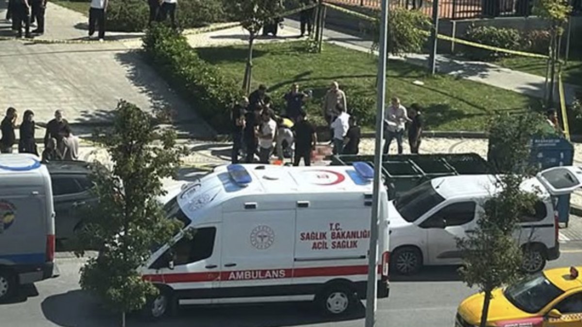 Başakşehir'de sokak ortasında silahlı saldırı: Yaralılar var