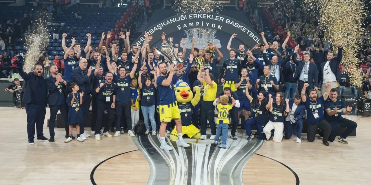 Fenerbahçe Cumhurbaşkanlığı Kupası'nda Beşiktaş'ı geçti