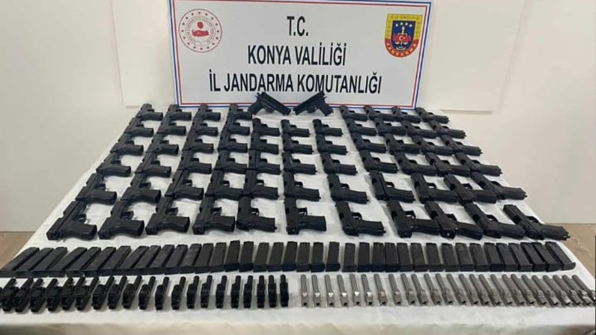 Konya'da kaçak silah atölyesine baskın: 105 tabanca ele geçirildi