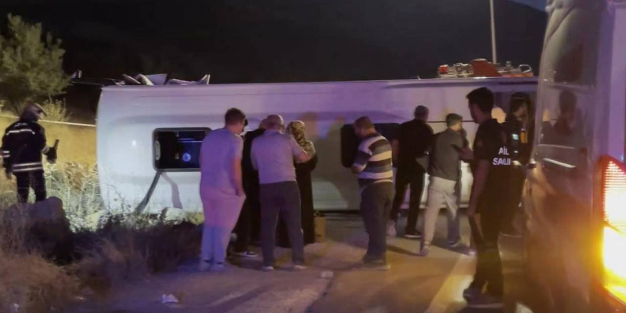 Gaziantep’te feci kaza: Yolcu otobüsü ile otomobil çarpıştı