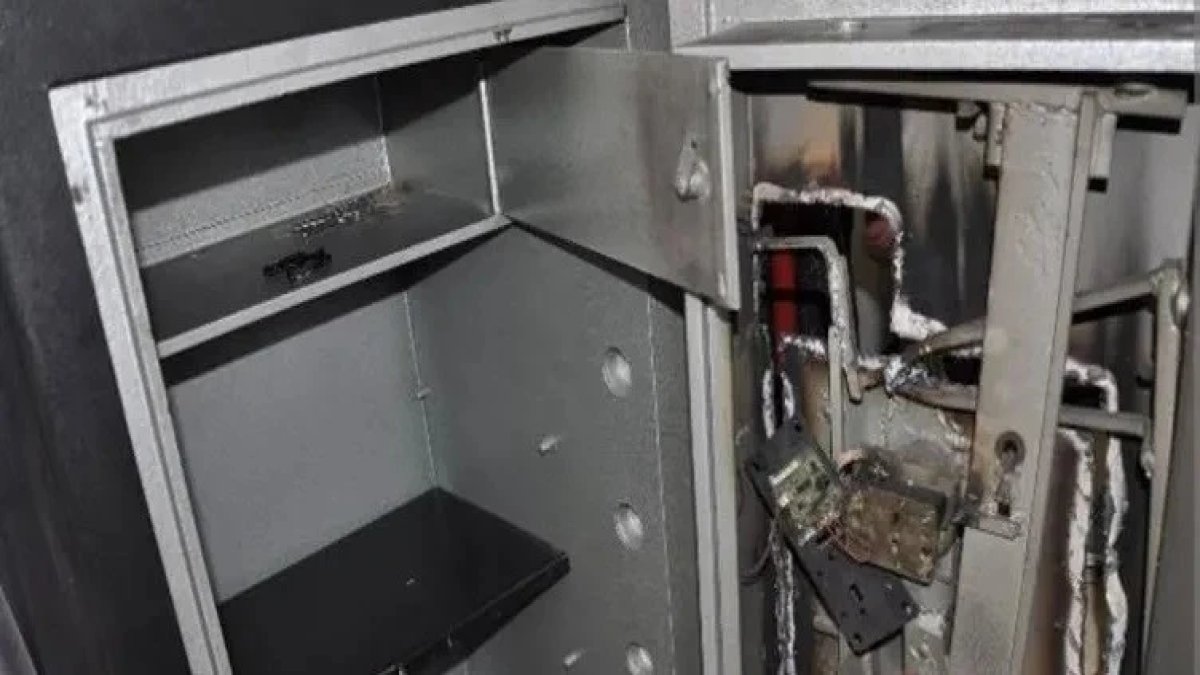 700 bin dolarlık vurgunda akıl almaz yöntem: Kasayı tencereyle doldurdu