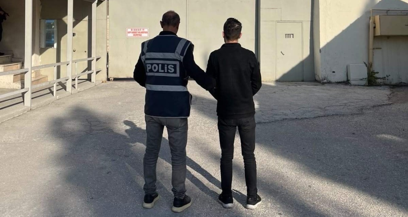 Bilecik'te "adınıza kredi çekildi" oyunu: 6 bilezik ve altınları aldı