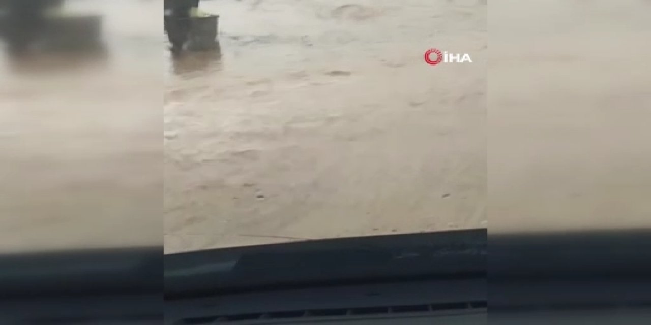 Sakarya’da sağanak ulaşımı vurdu