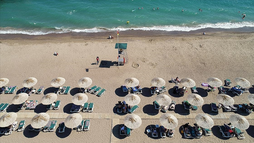 O plajlara giden geri dönecek! O bölgede denize girmek yasaklandı