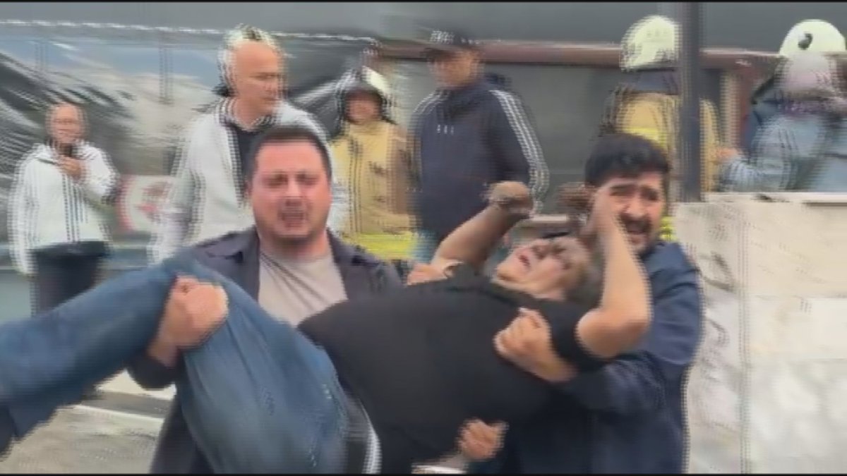 Kadıköy’de 8 katlı binada yangın