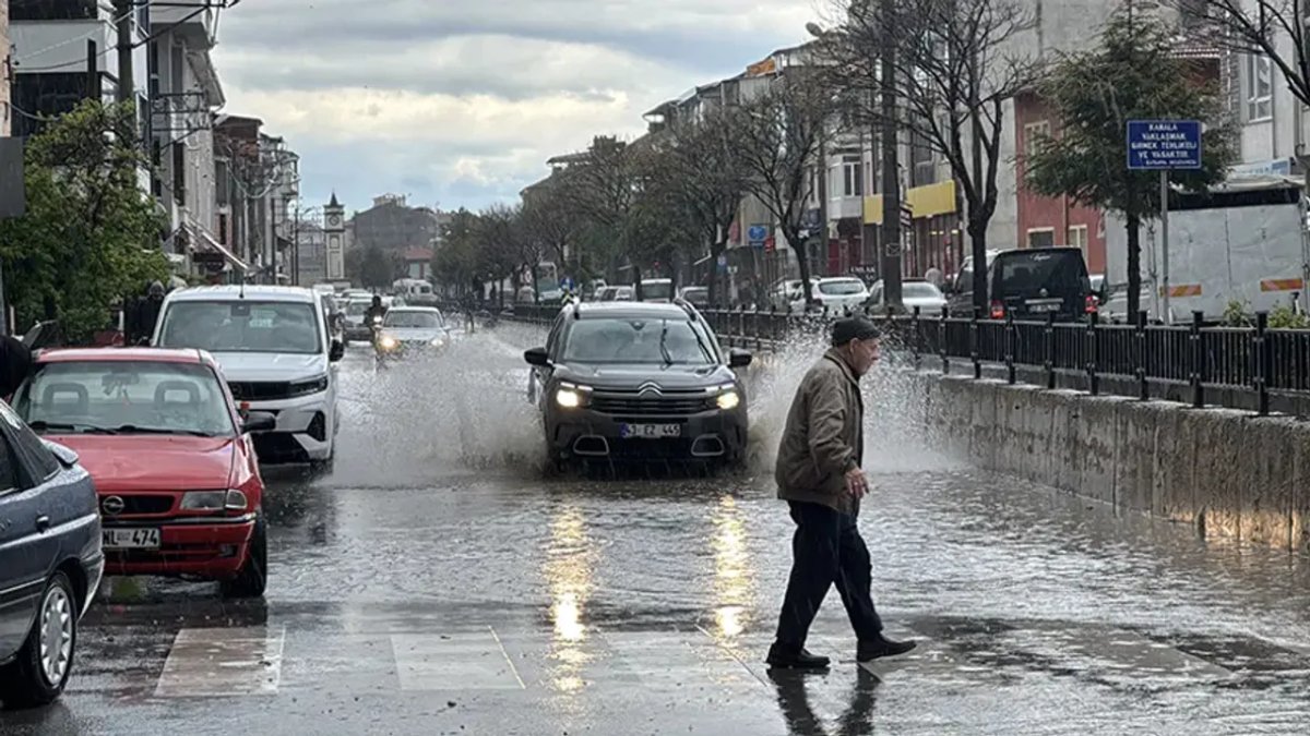 Meteoroloji alarm verdi: Kuvvetli sağanak geliyor