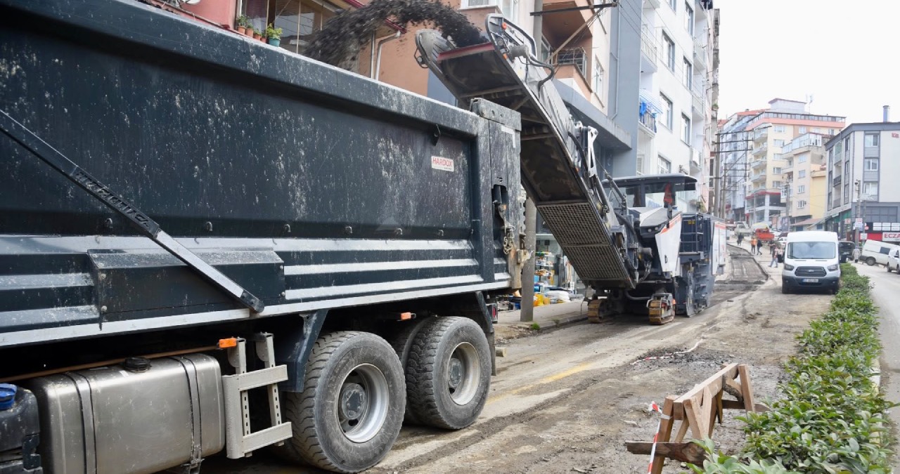 Giresun’da iki caddede asfalt yenileme çalışması başladı
