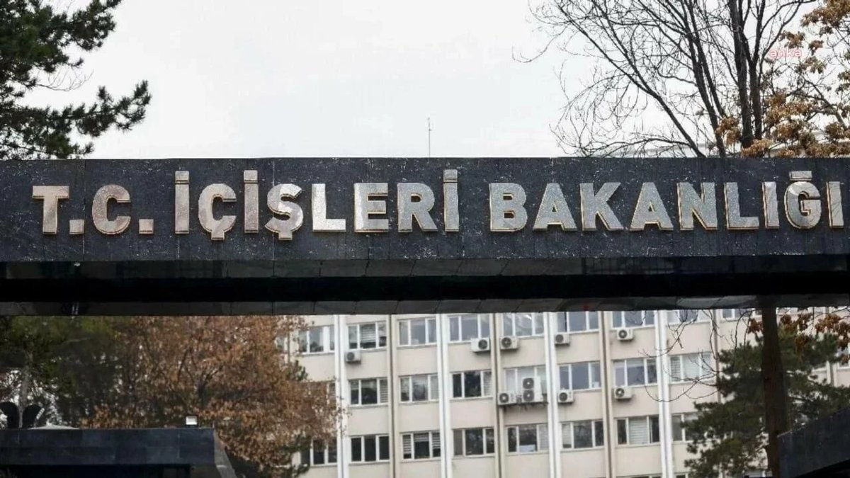 İçişleri Bakanlığı duyurdu: 4 belediye başkanı ve 1 başkan vekili görevden uzaklaştırıldı