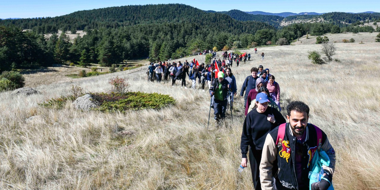 Ankara’da üniversiteliler doğa yürüyüşünde buluştu