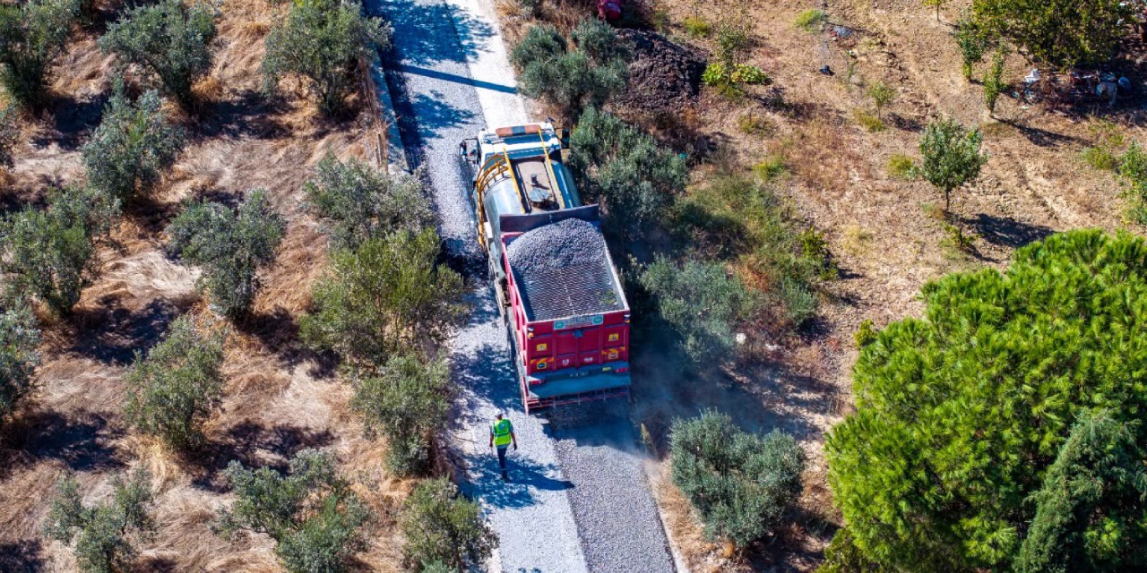 Manisa’da Köprübaşı’nın iki mahallesinde yollar yenilendi