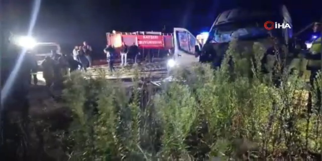 Kayseri’de feci kaza: 1 kişi öldü 15 kişi yaralandı
