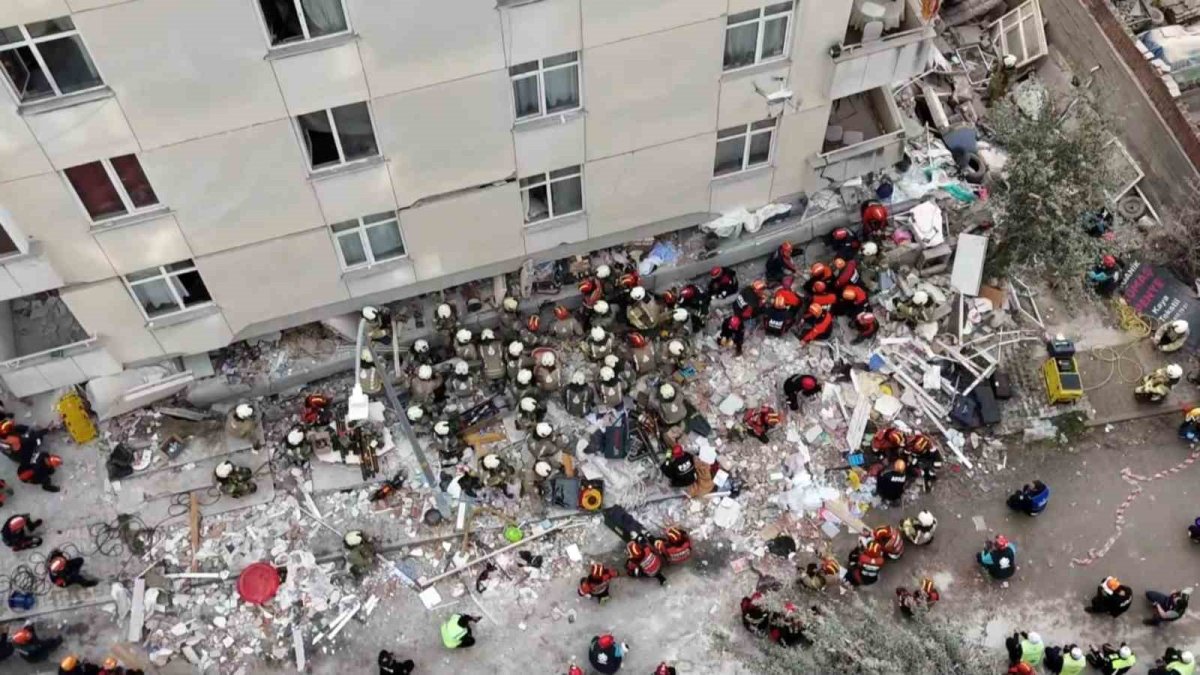 Maltepe'de çöken 7 katlı bina için 2 müfettiş görevlendirildi