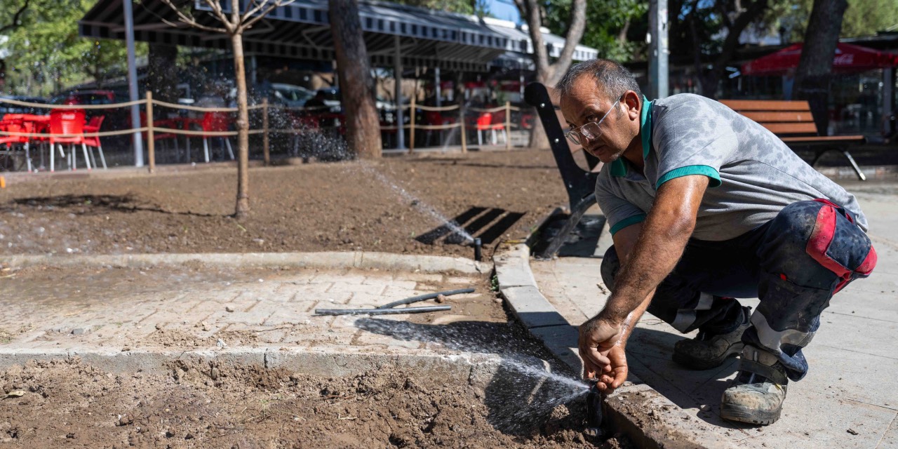 Bornova Büyükpark’ta otomatik sulama sistemi tamamlandı