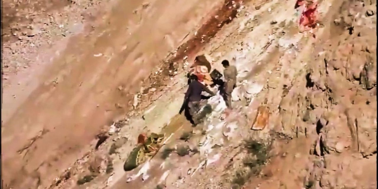 PKK'nın yeni görüntüleri ortaya çıktı: Barınma alanlarını böyle boşalttılar