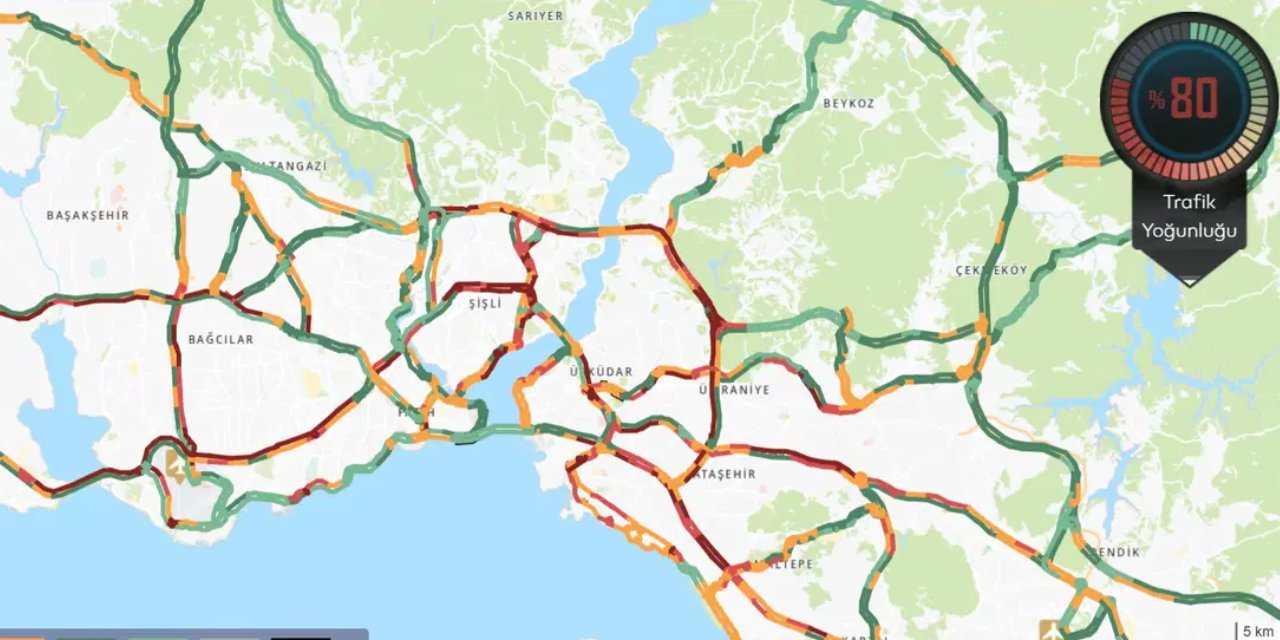İstanbul’da trafik yüzde 80’e ulaştı! Yağmur, maç ve kazalar birleşti