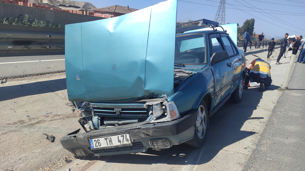 Afyonkarahisar'da feci kaza: 1 ölü, 2 yaralı