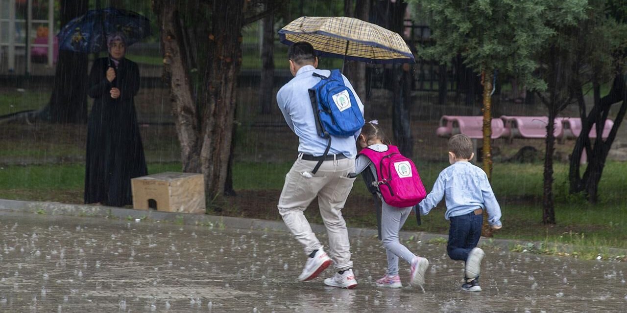 İstanbul'da okullar tatil edildi