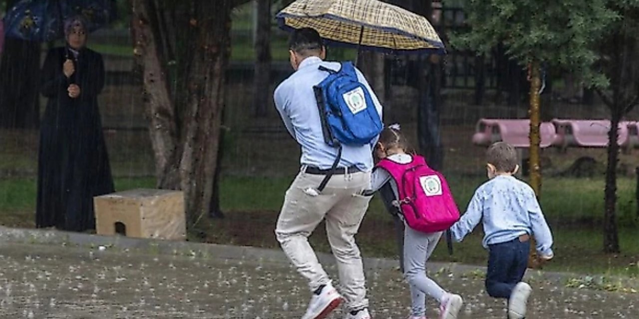 İstanbul Valiliği duyurdu: Yarın okullar tatil edildi