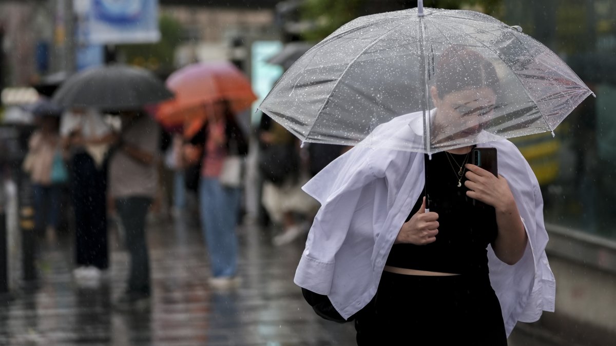 AKOM gün vererek uyardı: İstanbul'da yağmur ne zaman bitecek?