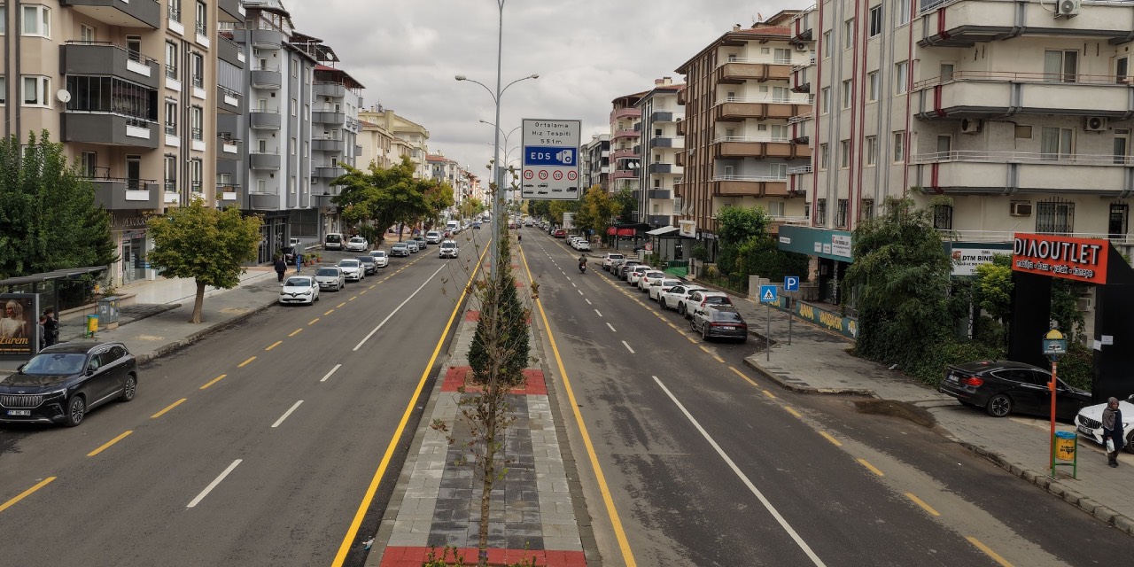 Gaziantep’te Üniversite Bulvarı ve Ordu Caddesi’nde yenileme çalışmaları tamamlandı