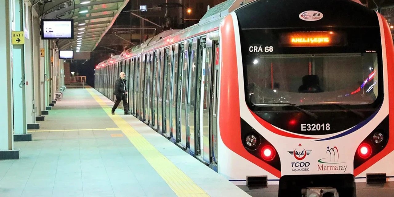 Marmaray'da teknik arıza: İstanbul'da ulaşıma sinyal engeli