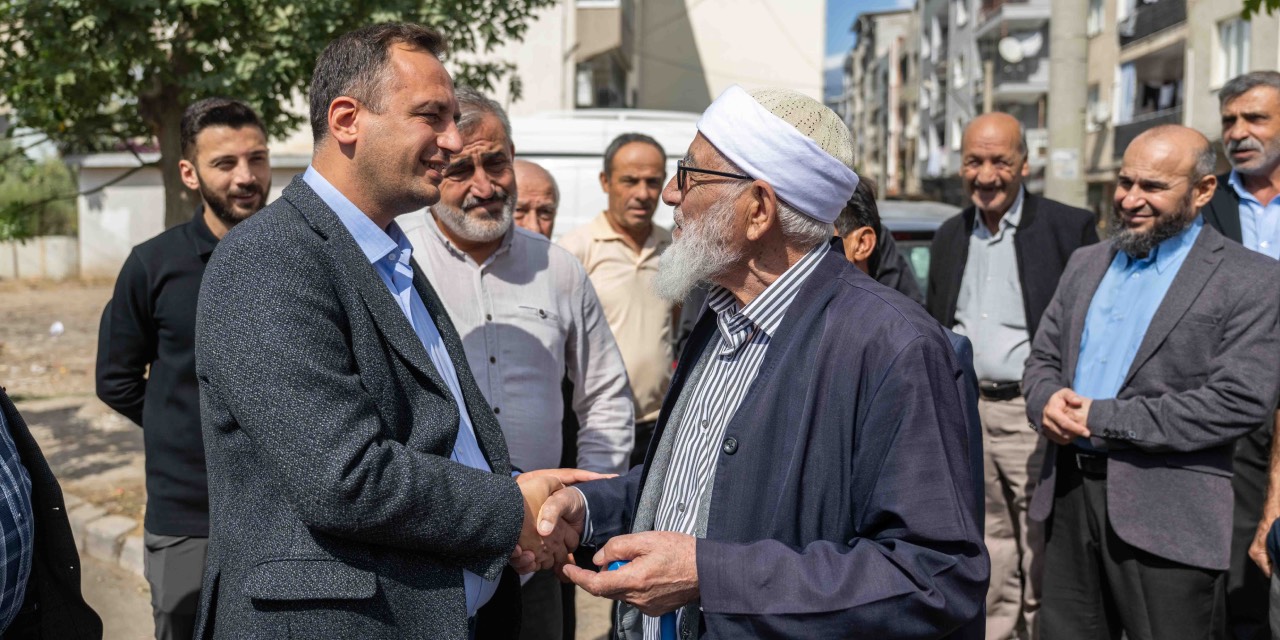 Bornova’da belediye ekipleri sahada çalışmalarını sürdürüyor