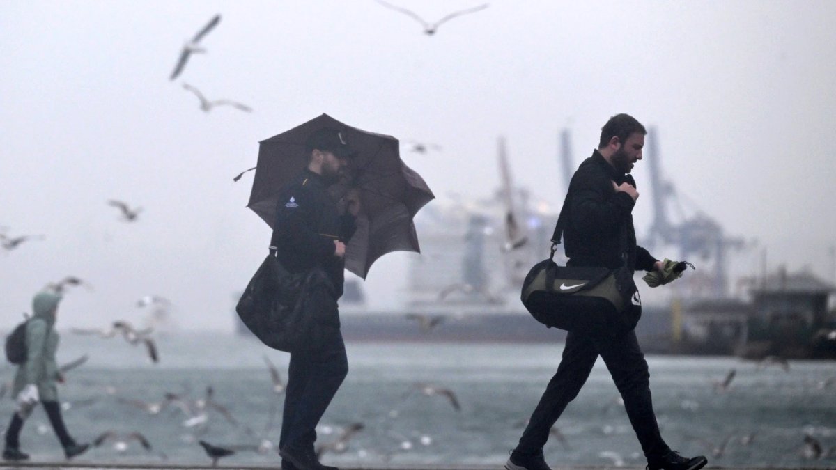 İstanbul için turuncu alarm: Saatte 70 kilometre hızla esecek