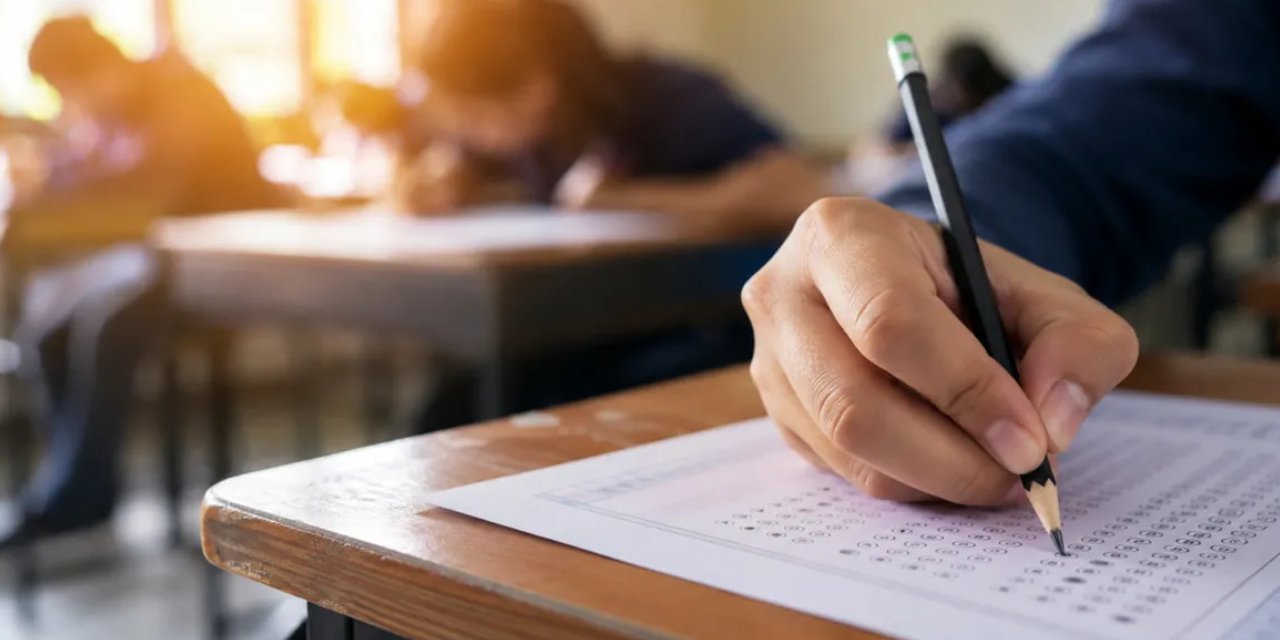 Okullarda sınav sistemi değişiyor! Soruların büyük bölümünü yapay zeka hazırlayacak