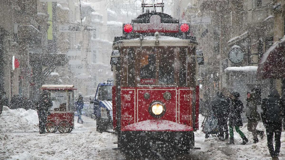 İstanbul'a kar ne zaman yağacak? Uzman isimden kritik açıklama