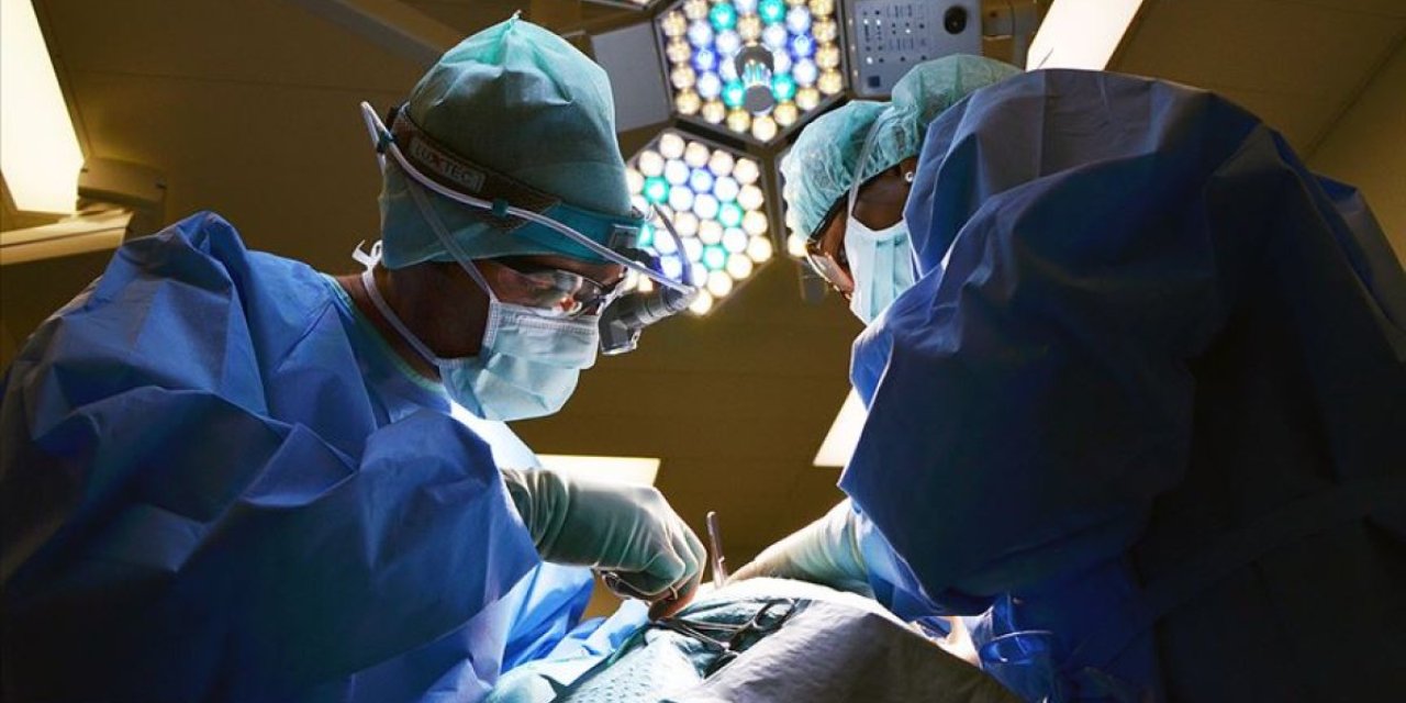 Türkiye’de bir ilk: Muş’taki hasta 1.400 kilometre uzaktan robotik cerrahiyle ameliyat edildi