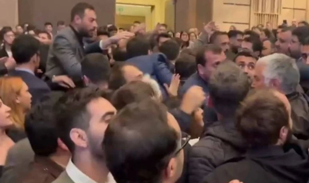 İstanbul Barosu Genel Kurulu’nda tansiyon yükseldi: Yumruklu kavga kamerada