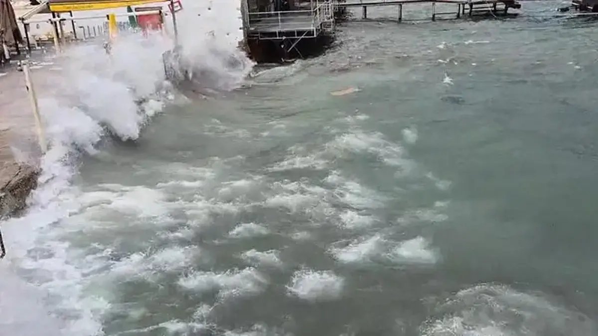 Muğla’da alarm: Eğitime ara verildi, feribot seferleri iptal edildi
