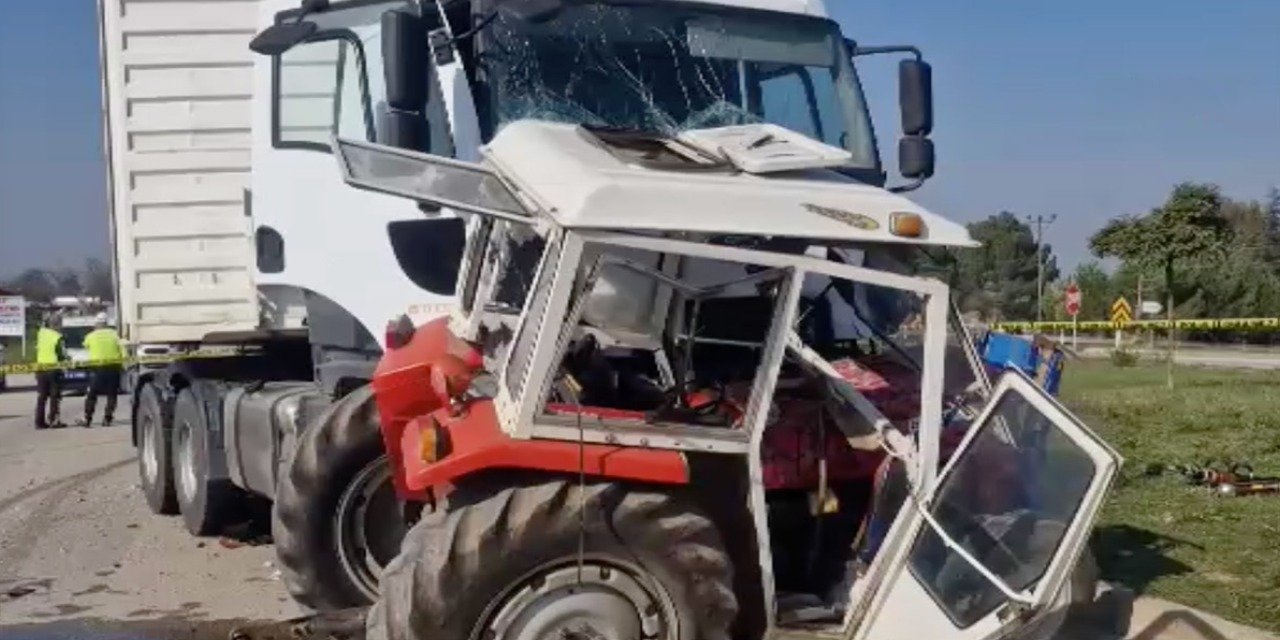 Askeri malzeme taşıyan tır traktöre çarptı: 1 ölü, 1 ağır yaralı