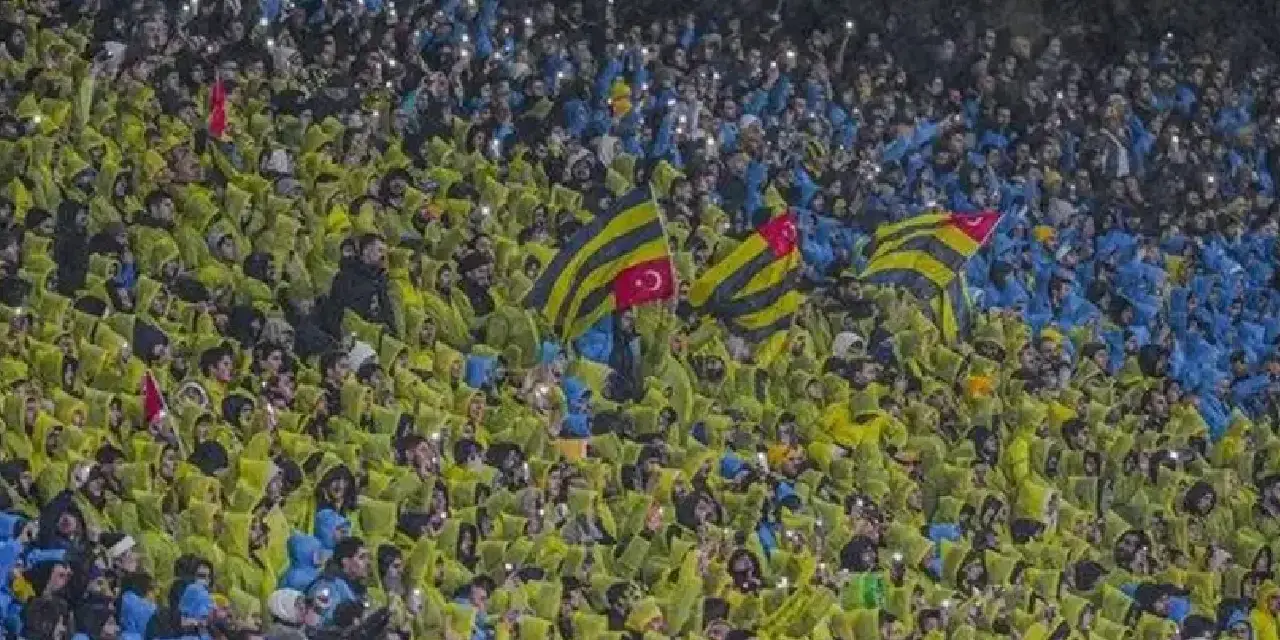 Galatasaray-Fenerbahçe derbisi öncesi o karar dikkat çekti: Taraftara özel hediye