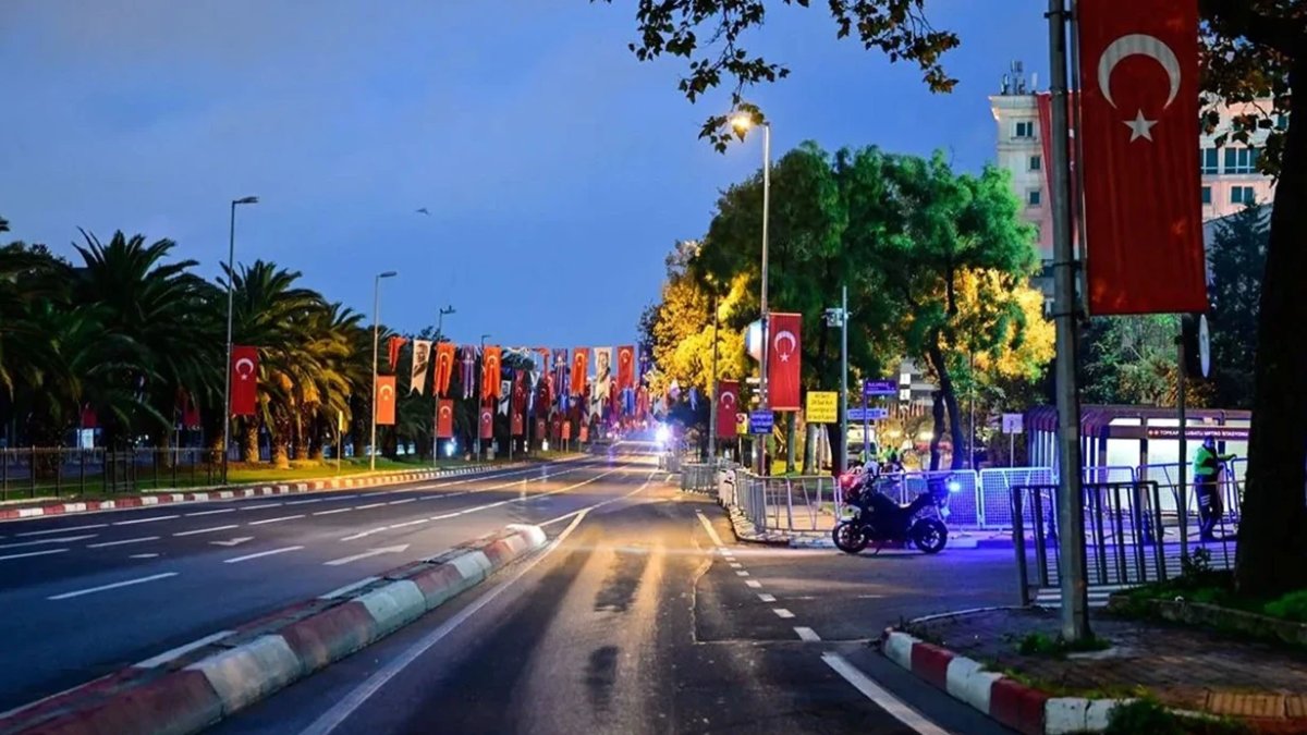 Vatan Caddesi’ndeki 29 Ekim kortej geçişi ertelendi