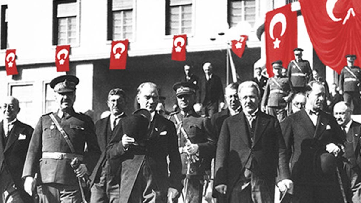 Cumhuriyet’in ilanından önce Ankara’da yaşananlar: Atatürk’ün tarihi kararı nasıl şekillendi?
