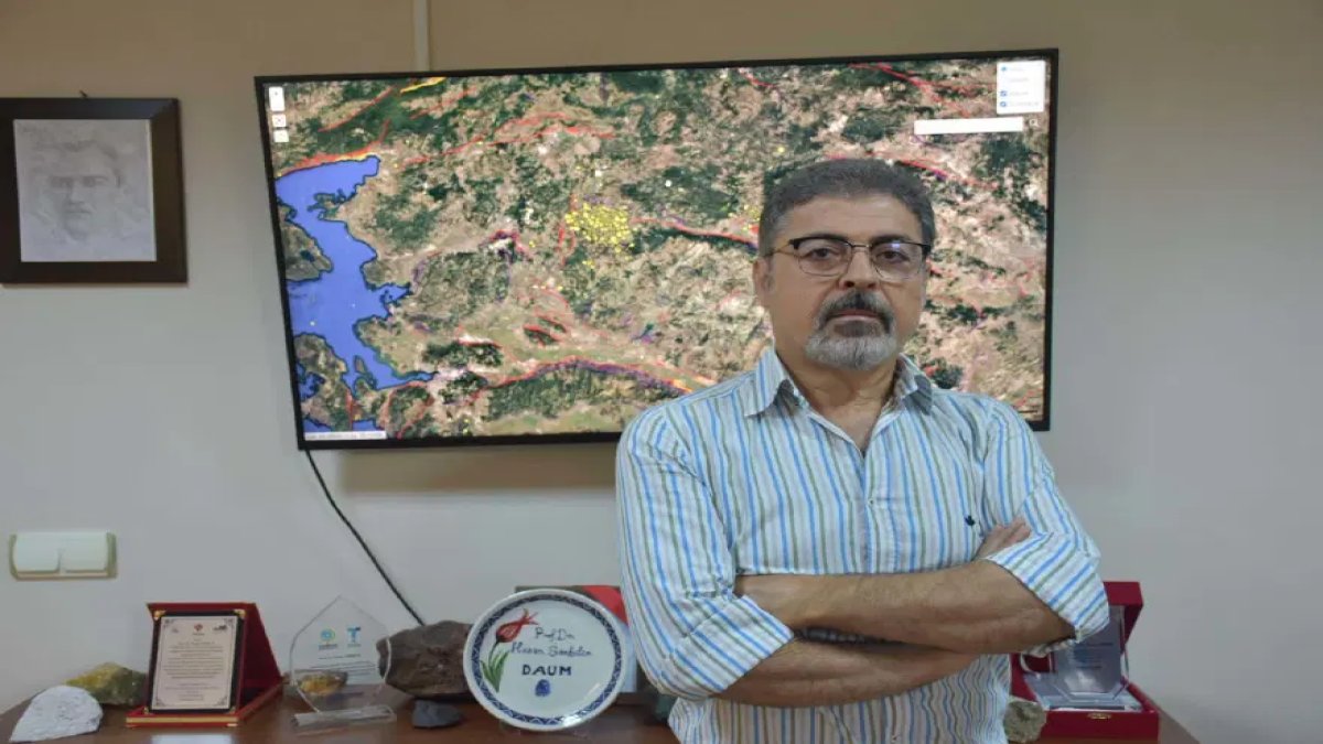 Prof. Sözbilir’den İzmir için deprem uyarısı: 5 fay tek tek incelendi